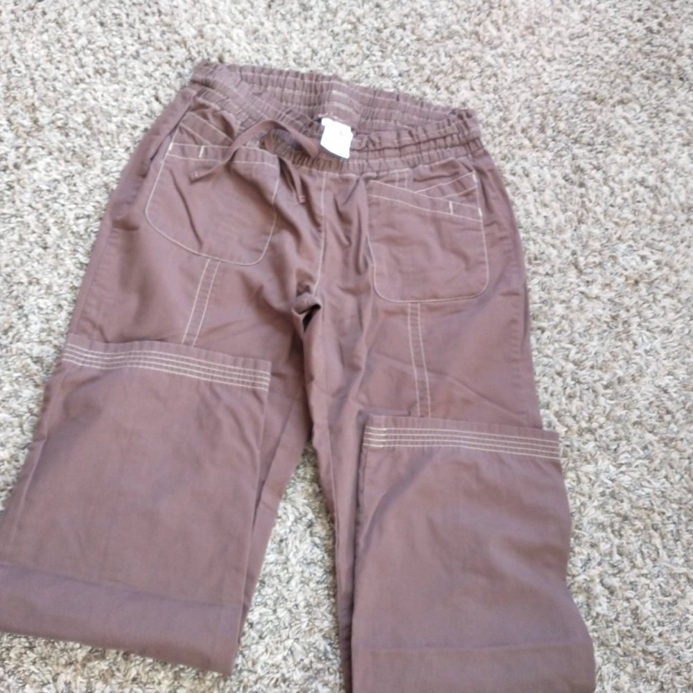 4 pair Scrub bottoms Koi, & WonderWinks - Picture 8 of 11
